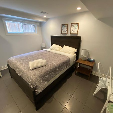 Yonge And Finch Subway !S Spacious And Modern Private Bd With Shared Bathroom Toronto Exteriör bild