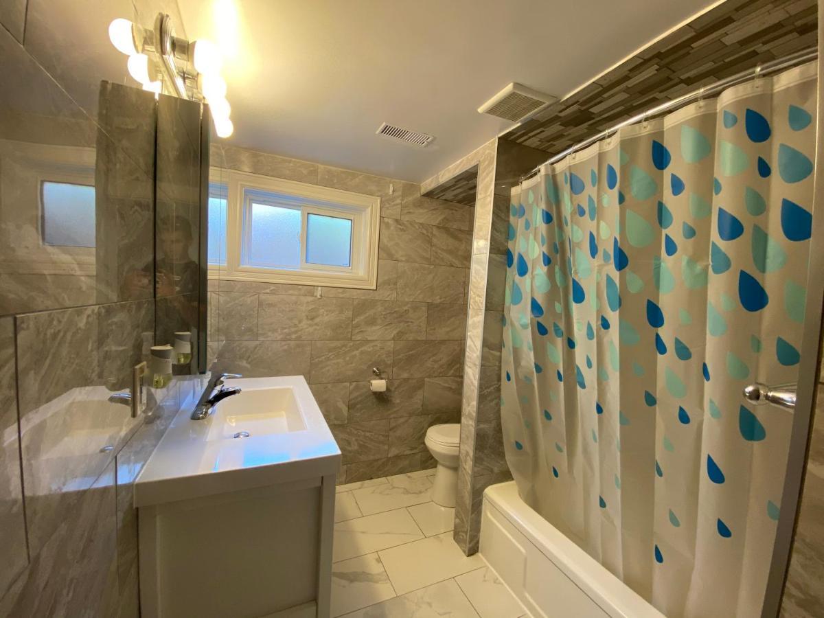 Yonge And Finch Subway !S Spacious And Modern Private Bd With Shared Bathroom Toronto Exteriör bild