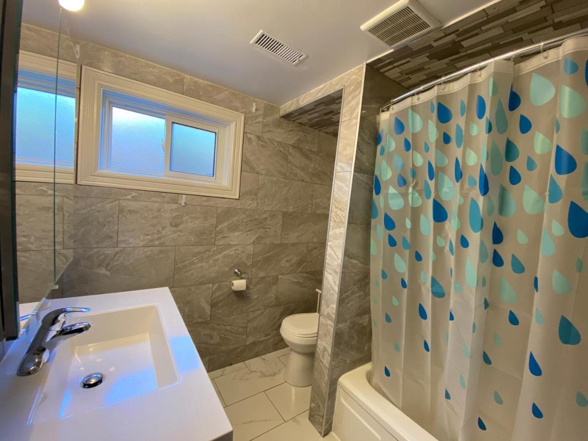 Yonge And Finch Subway !S Spacious And Modern Private Bd With Shared Bathroom Toronto Exteriör bild